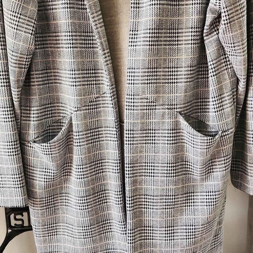 EXPRESS women's houndstooth blazer - Picture 3 of 6